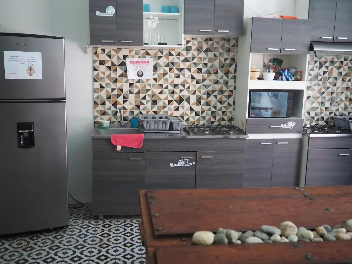 Baboon Hostel Santa Marta