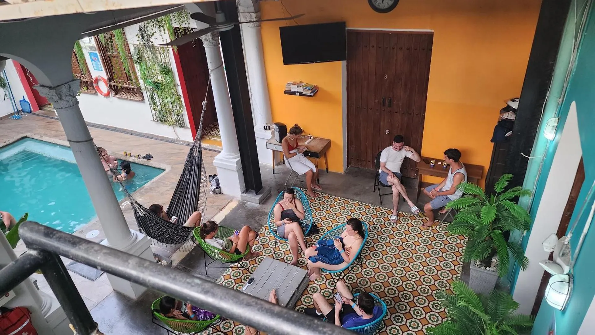 Baboon Hostel Santa Marta